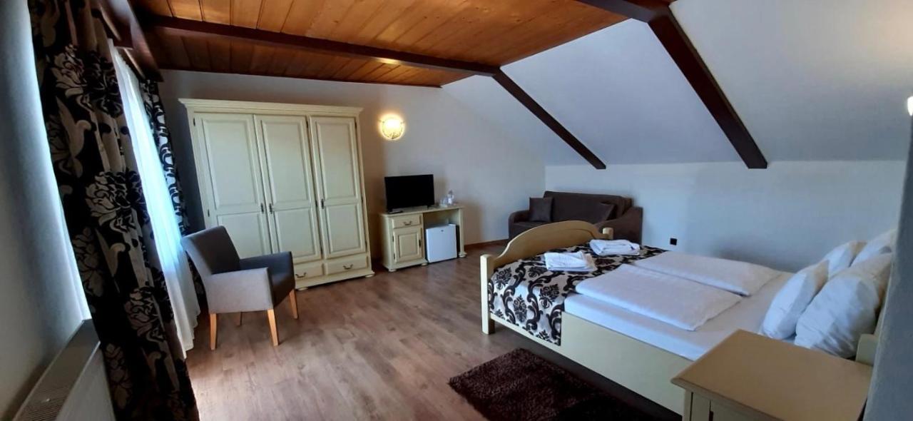 Gasthof Clara Sibiu Exteriör bild